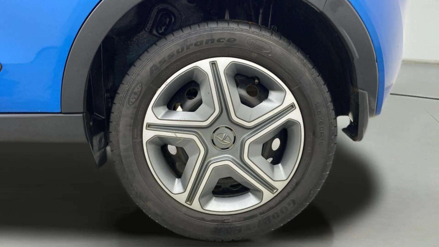 2018 Tata NEXON XM PETROL, CNG, Manual, 51,842 km, Left Rear Wheel