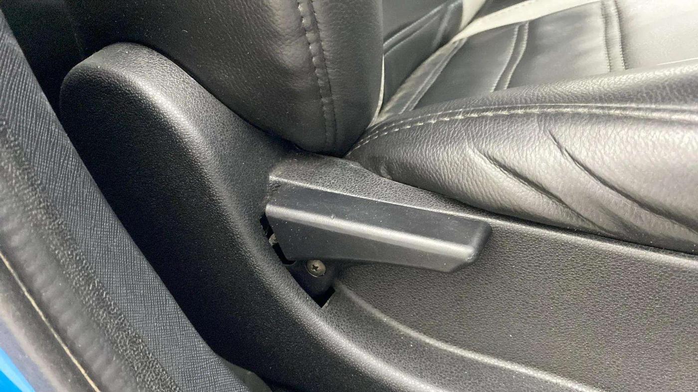 2018 Tata NEXON XM PETROL, CNG, Manual, 51,842 km, Driver Side Adjustment Panel