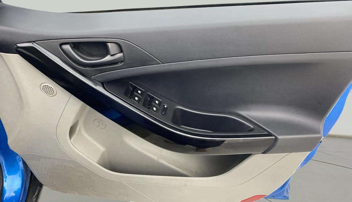 2018 Tata NEXON XM PETROL, CNG, Manual, 51,842 km, Driver Side Door Panels Control