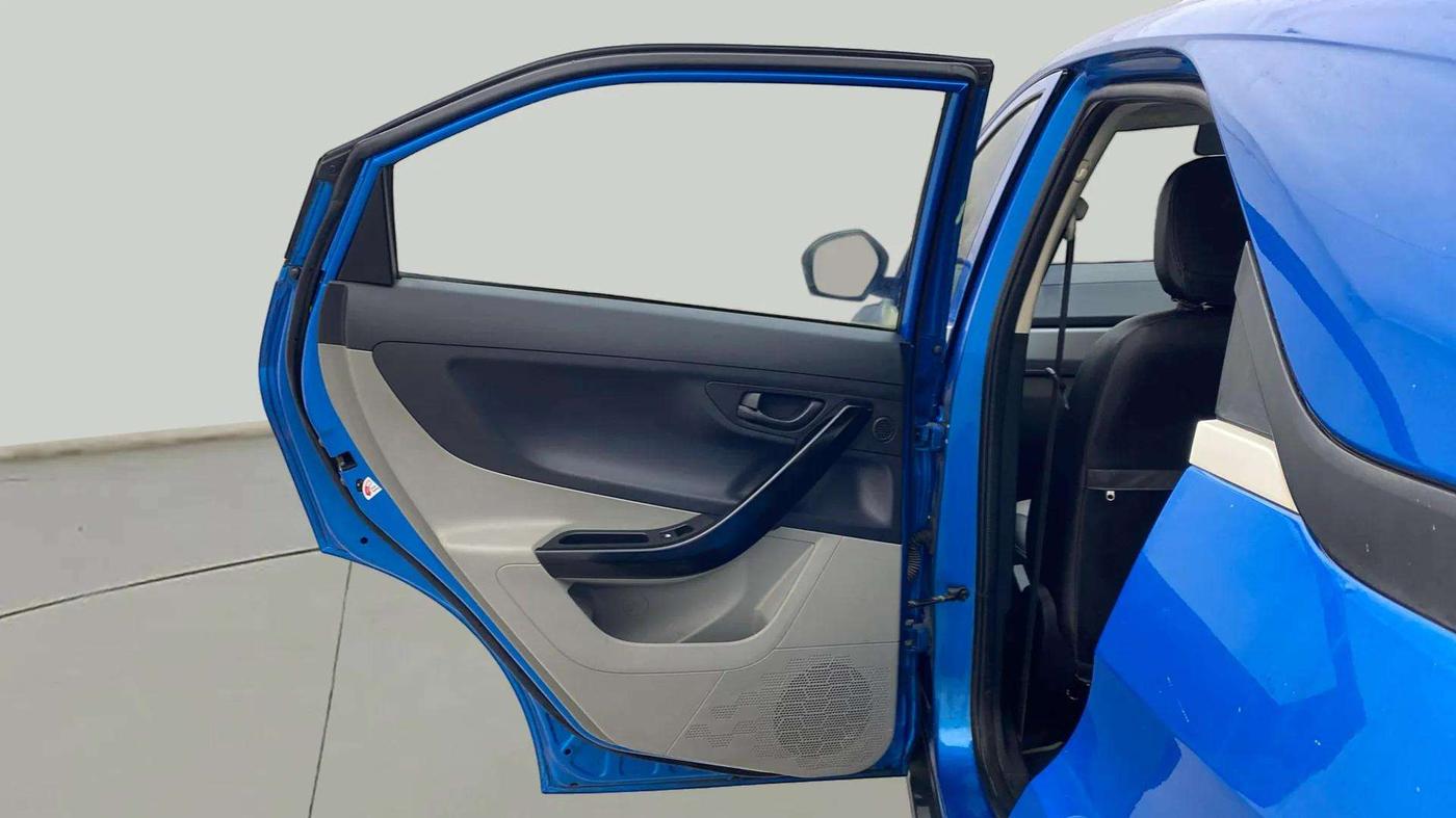 2018 Tata NEXON XM PETROL, CNG, Manual, 51,842 km, LHS Rear Door