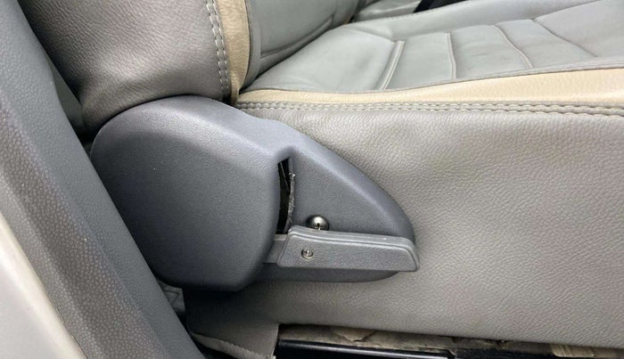 2013 Maruti Alto 800 LXI, Petrol, Manual, 66,371 km, Driver Side Adjustment Panel
