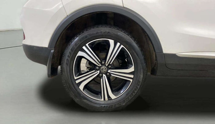 2022 MG ASTOR SHARP 1.5 MT, Petrol, Manual, 70,191 km, Right Rear Wheel