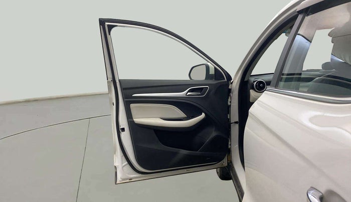 2022 MG ASTOR SHARP 1.5 MT, Petrol, Manual, 70,191 km, LHS Front Door