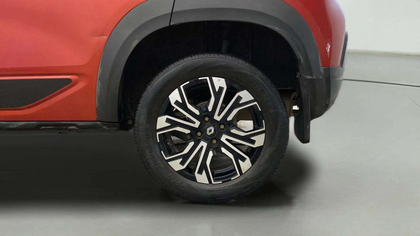 2023 Renault Kiger RXT (O) AMT, Petrol, Automatic, 33,673 km, Left Rear Wheel