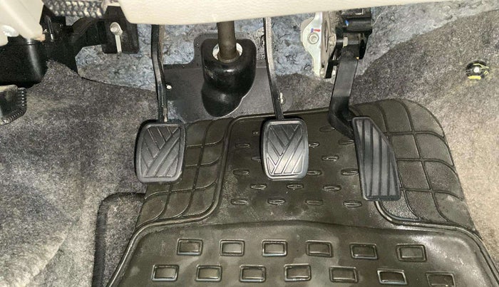 2017 Maruti Celerio VXI CNG, CNG, Manual, 43,323 km, Pedals