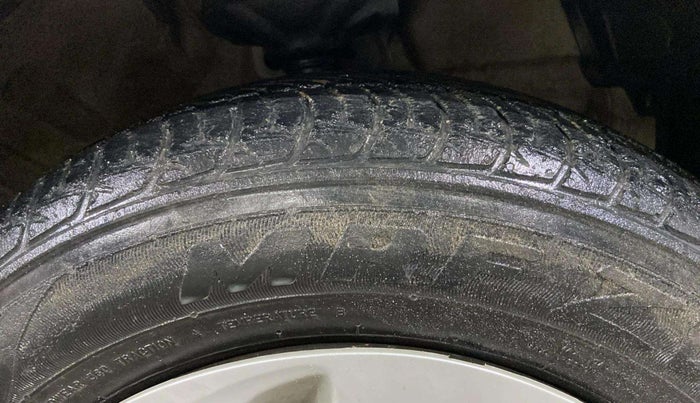 2017 Maruti Celerio VXI CNG, CNG, Manual, 43,323 km, Right Front Tyre Tread