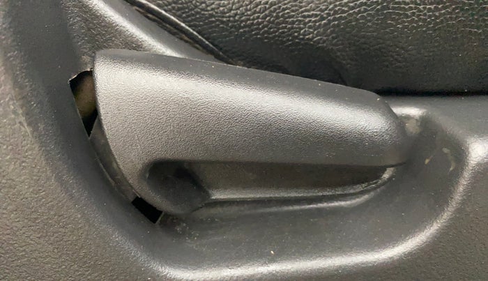 2018 Maruti Wagon R 1.0 VXI, Petrol, Manual, 50,824 km, Driver Side Adjustment Panel