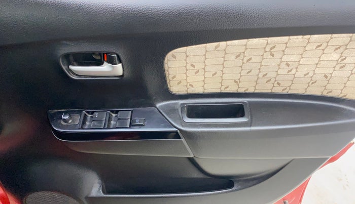 2018 Maruti Wagon R 1.0 VXI, Petrol, Manual, 50,824 km, Driver Side Door Panels Control