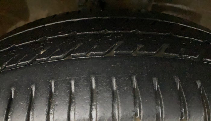 2018 Maruti Wagon R 1.0 VXI, Petrol, Manual, 50,824 km, Right Front Tyre Tread