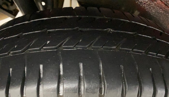 2018 Maruti Wagon R 1.0 VXI, Petrol, Manual, 50,824 km, Right Rear Tyre Tread