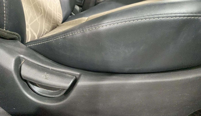 2018 Hyundai Grand i10 MAGNA AT 1.2 KAPPA VTVT, CNG, Automatic, 47,906 km, Driver Side Adjustment Panel