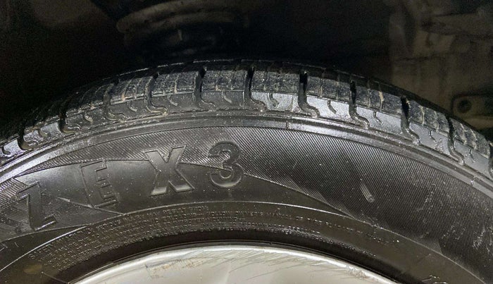 2018 Hyundai Grand i10 MAGNA AT 1.2 KAPPA VTVT, CNG, Automatic, 47,906 km, Right Front Tyre Tread