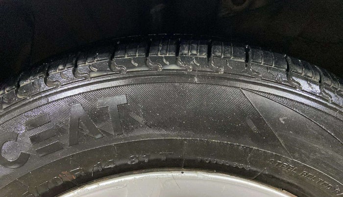 2018 Hyundai Grand i10 MAGNA AT 1.2 KAPPA VTVT, CNG, Automatic, 47,906 km, Right Rear Tyre Tread