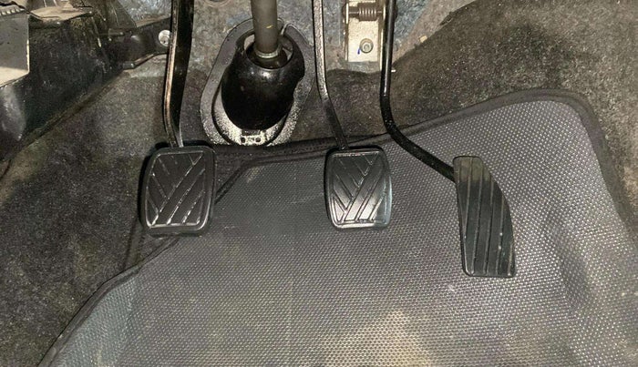 2015 Maruti Wagon R 1.0 VXI, Petrol, Manual, 38,891 km, Pedals