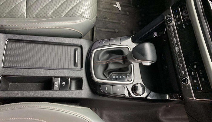 2023 KIA SELTOS  X LINE 1.5 TURBO PETROL DCT, Petrol, Automatic, 25,645 km, Gear Lever