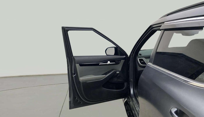 2023 KIA SELTOS  X LINE 1.5 TURBO PETROL DCT, Petrol, Automatic, 25,645 km, LHS Front Door