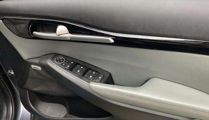 2023 KIA SELTOS  X LINE 1.5 TURBO PETROL DCT, Petrol, Automatic, 25,645 km, Driver Side Door Panels Control
