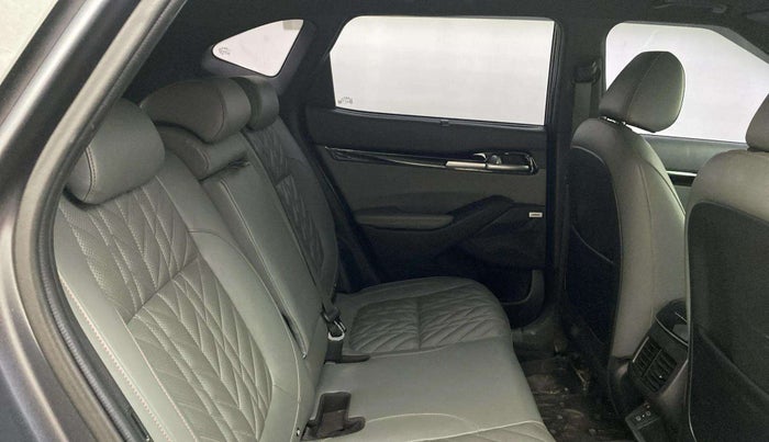 2023 KIA SELTOS  X LINE 1.5 TURBO PETROL DCT, Petrol, Automatic, 25,645 km, Right Side Rear Door Cabin
