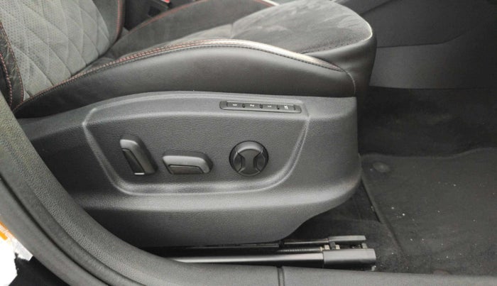 2019 Skoda Octavia VRS, Petrol, Automatic, 47,688 km, Driver Side Adjustment Panel