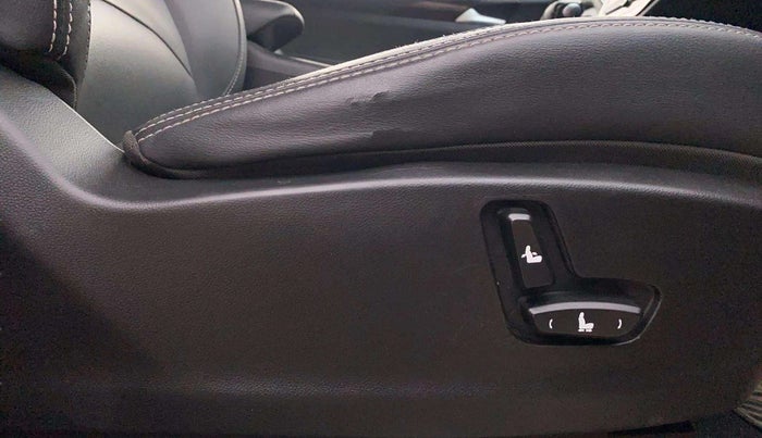 2019 MG HECTOR SHARP 1.5 DCT PETROL, Petrol, Automatic, 64,497 km, Driver Side Adjustment Panel