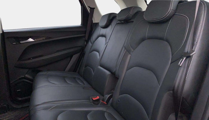 2019 MG HECTOR SHARP 1.5 DCT PETROL, Petrol, Automatic, 64,497 km, Right Side Rear Door Cabin