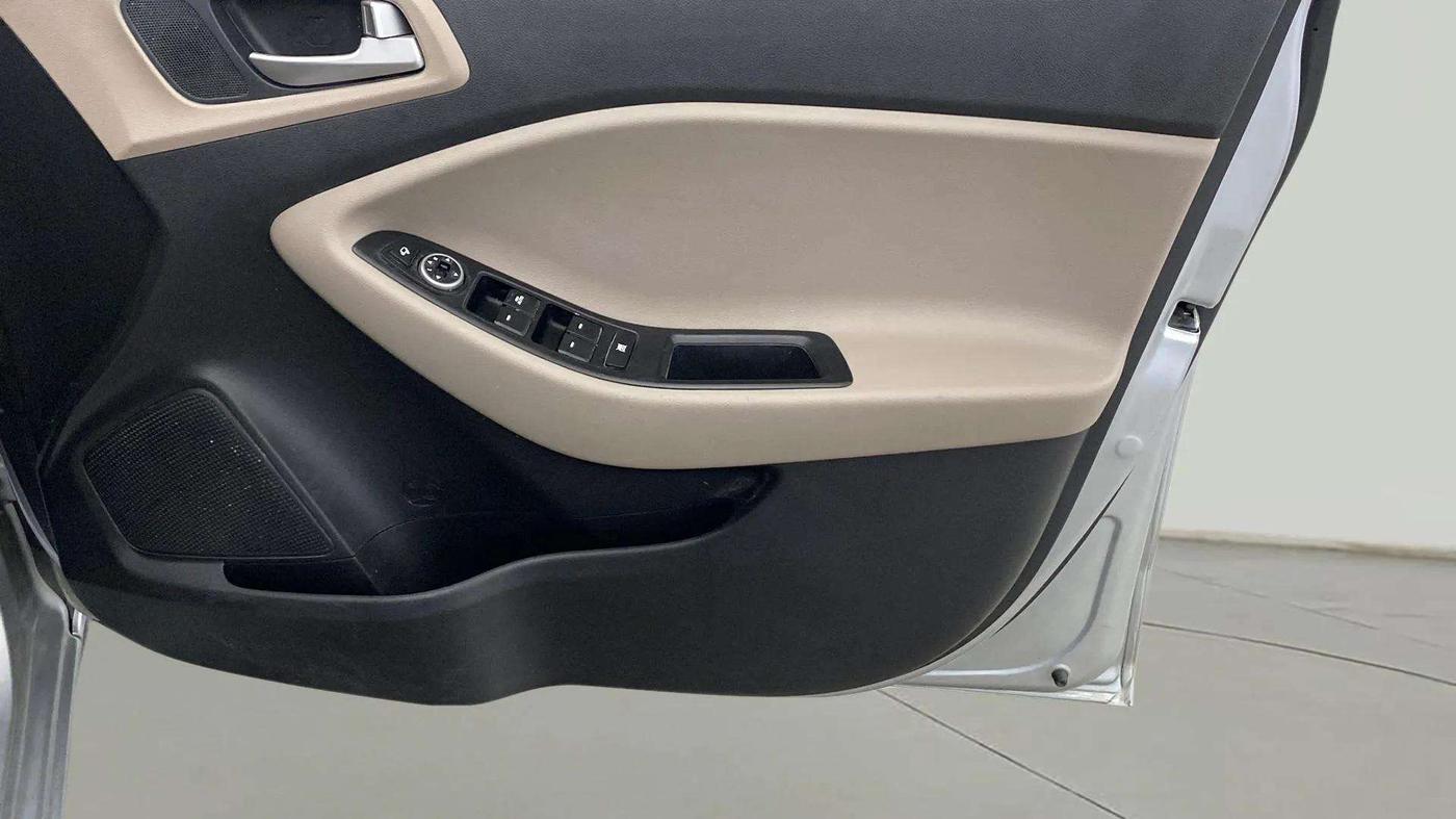2020 Hyundai Elite i20 ASTA 1.2 (O), Petrol, Manual, 51,388 km, Driver Side Door Panels Control