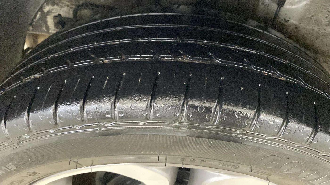 2020 Hyundai Elite i20 ASTA 1.2 (O), Petrol, Manual, 51,388 km, Left Front Tyre Tread