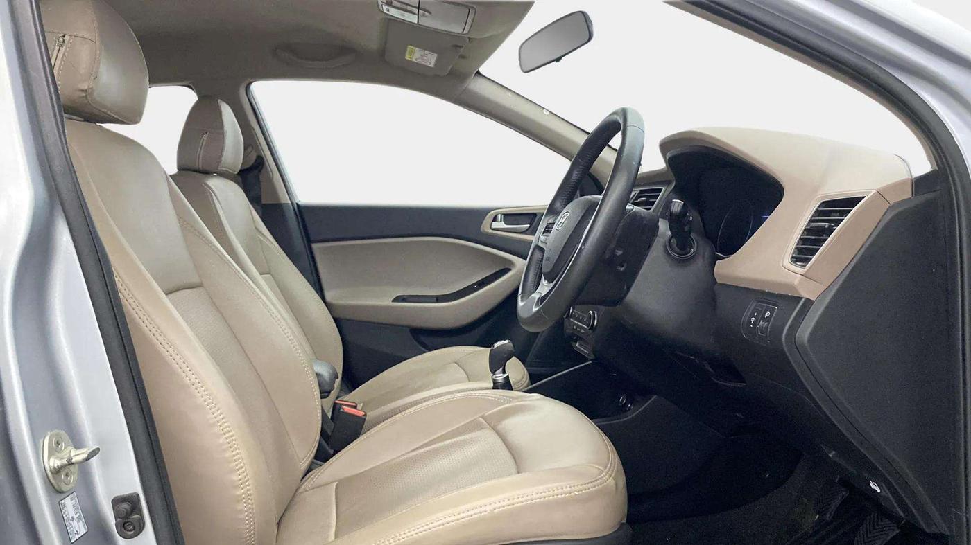 2020 Hyundai Elite i20 ASTA 1.2 (O), Petrol, Manual, 51,388 km, Right Side Front Door Cabin