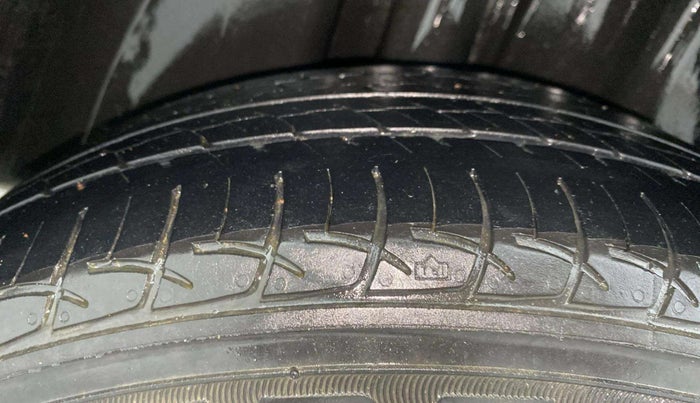 2020 Skoda Rapid AMBITION AT TSI, Petrol, Automatic, 50,749 km, Right Rear Tyre Tread