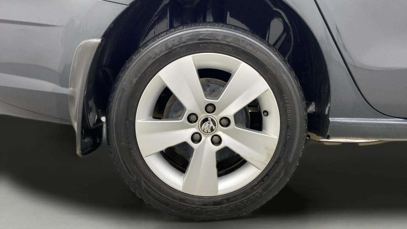 2020 Skoda Rapid AMBITION AT TSI, Petrol, Automatic, 50,749 km, Right Rear Wheel