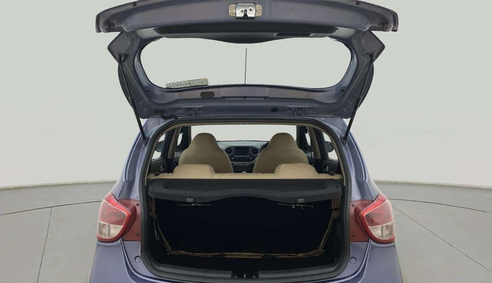 2017 Hyundai Grand i10 SPORTZ (O) 1.2 KAPPA VTVT, Petrol, Manual, 66,936 km, Boot Inside