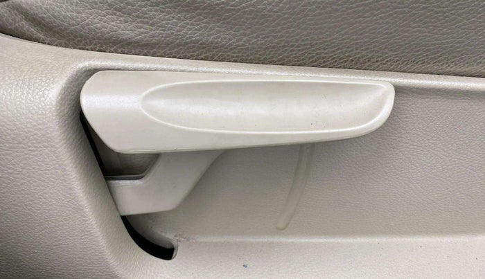 2020 Volkswagen Vento HIGHLINE 1.0L TSI, Petrol, Manual, 93,489 km, Driver Side Adjustment Panel