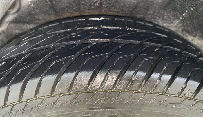 2012 Hyundai i20 MAGNA (O) 1.2, Petrol, Manual, 69,844 km, Right Rear Tyre Tread