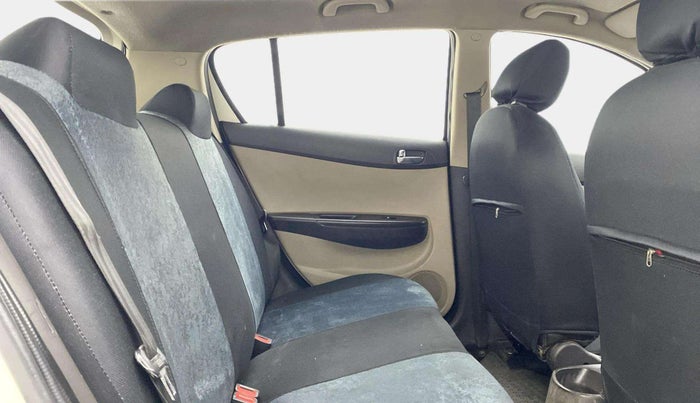 2012 Hyundai i20 MAGNA (O) 1.2, Petrol, Manual, 69,844 km, Right Side Rear Door Cabin