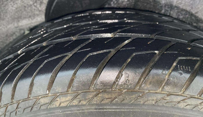 2012 Hyundai i20 MAGNA (O) 1.2, Petrol, Manual, 69,844 km, Left Rear Tyre Tread