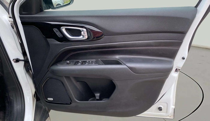 2021 Jeep Compass MODEL S (O) 1.4 PETROL DCT, Petrol, Automatic, 16,997 km, Driver Side Door Panels Control