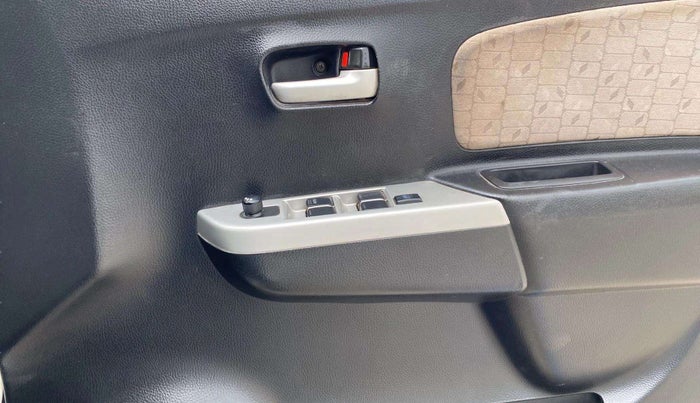 2015 Maruti Wagon R 1.0 VXI, Petrol, Manual, 89,215 km, Driver Side Door Panels Control