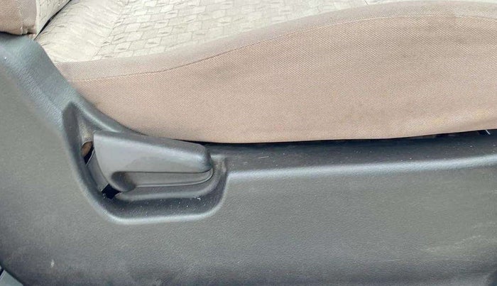 2015 Maruti Wagon R 1.0 VXI, Petrol, Manual, 89,215 km, Driver Side Adjustment Panel