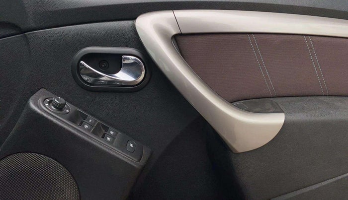 2022 Renault Duster RXZ 1.3 TURBO PETROL CVT, Petrol, Automatic, 56,392 km, Driver Side Door Panels Control