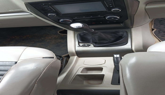 2017 Mahindra Scorpio S10 2WD INTELLI-HYBRID, Diesel, Manual, 92,402 km, Gear Lever