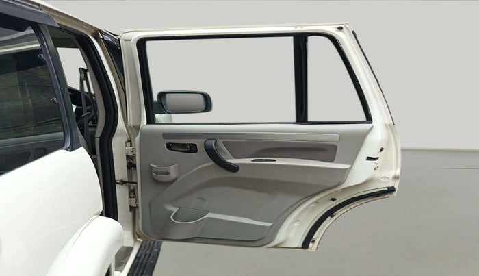 2017 Mahindra Scorpio S10 2WD INTELLI-HYBRID, Diesel, Manual, 92,402 km, RHS Rear Door