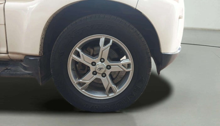 2017 Mahindra Scorpio S10 2WD INTELLI-HYBRID, Diesel, Manual, 92,402 km, Right Front Wheel