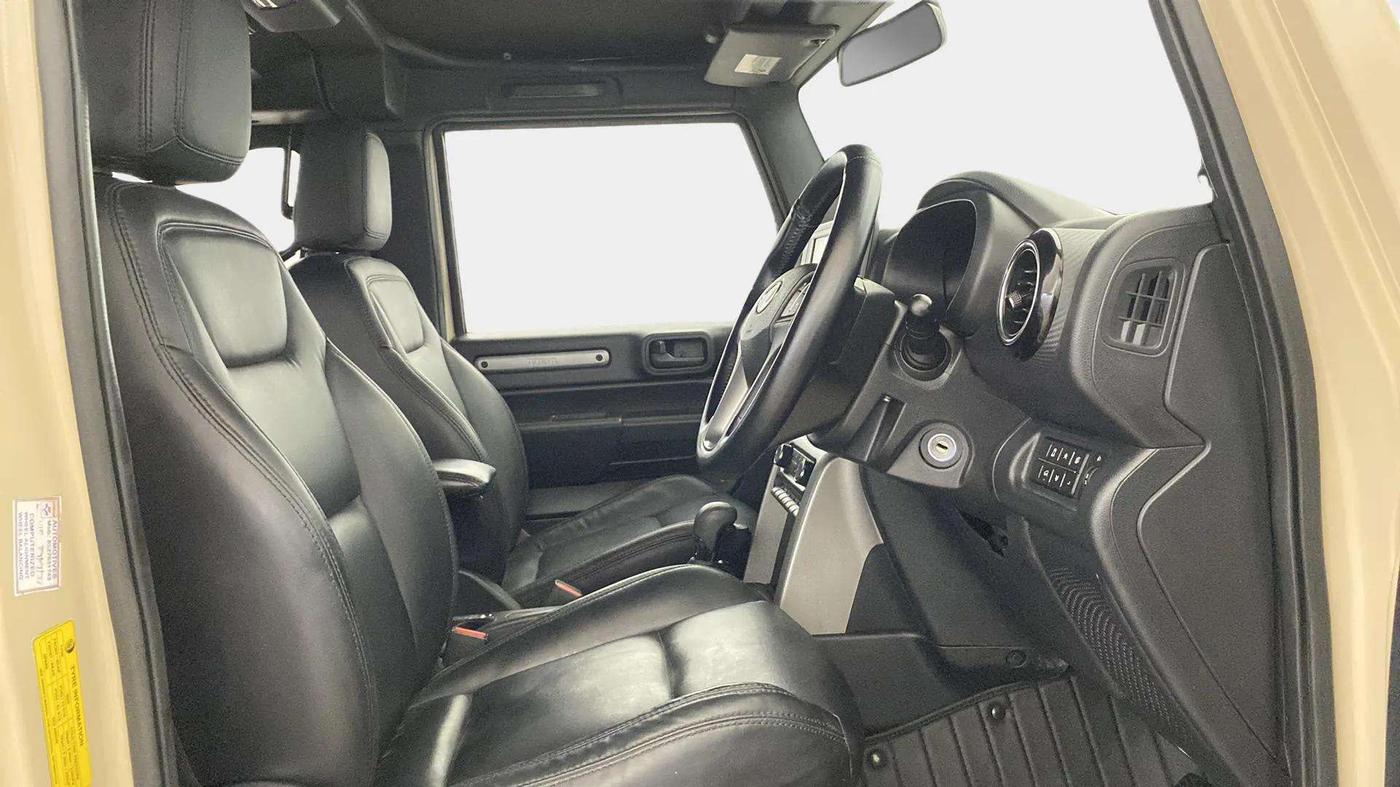 2020 Mahindra Thar LX  P 4WD AT CONVERTIBLE, Petrol, Automatic, 20,870 km, Right Side Front Door Cabin