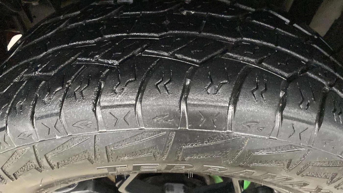 2020 Mahindra Thar LX  P 4WD AT CONVERTIBLE, Petrol, Automatic, 20,870 km, Left Rear Tyre Tread