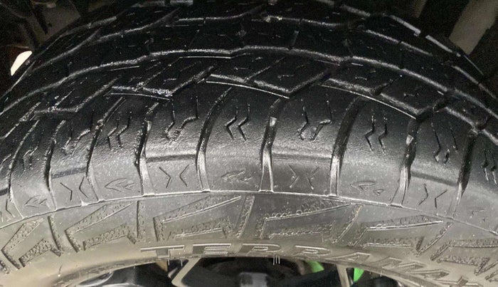 2020 Mahindra Thar LX  P 4WD AT CONVERTIBLE, Petrol, Automatic, 20,495 km, Left Rear Tyre Tread