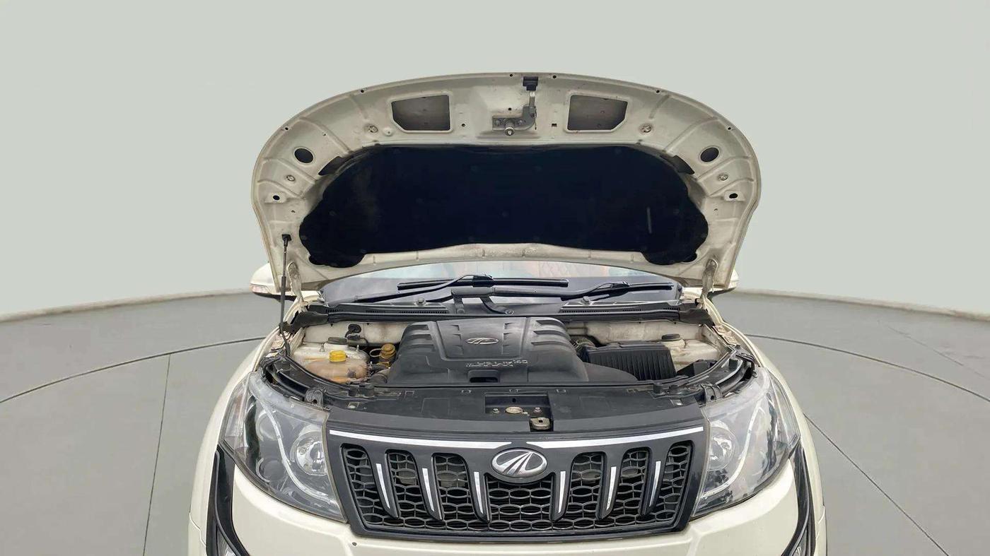 2017 Mahindra XUV500 W6, Diesel, Manual, 1,14,356 km, Open Bonet
