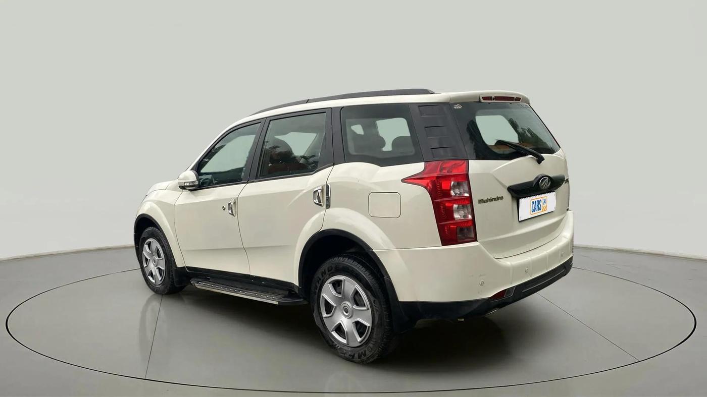 2017 Mahindra XUV500 W6, Diesel, Manual, 1,14,356 km, Left Back Diagonal