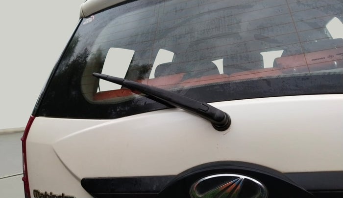 2017 Mahindra XUV500 W6, Diesel, Manual, 1,14,292 km, Rear Wiper