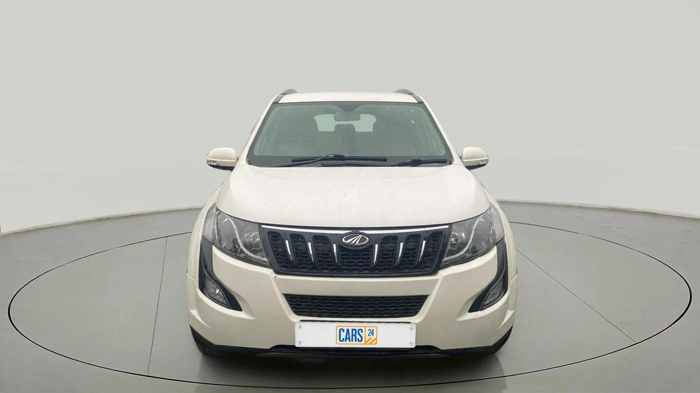 2017 Mahindra XUV500 W6, Diesel, Manual, 1,14,356 km, Front