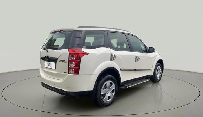 2017 Mahindra XUV500 W6, Diesel, Manual, 1,14,292 km, Right Back Diagonal